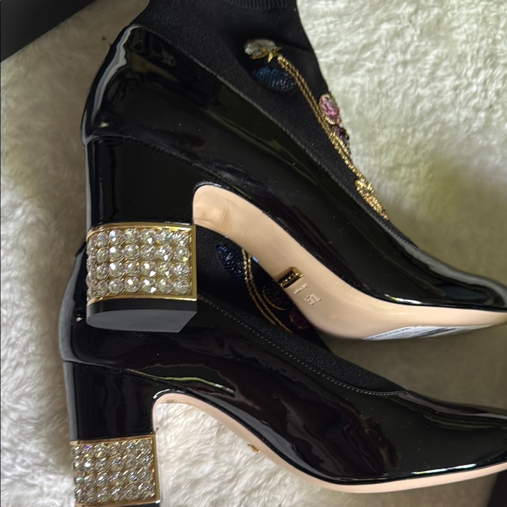 Gucci Black and Gold Heeled Boots - Picture 4 of 6